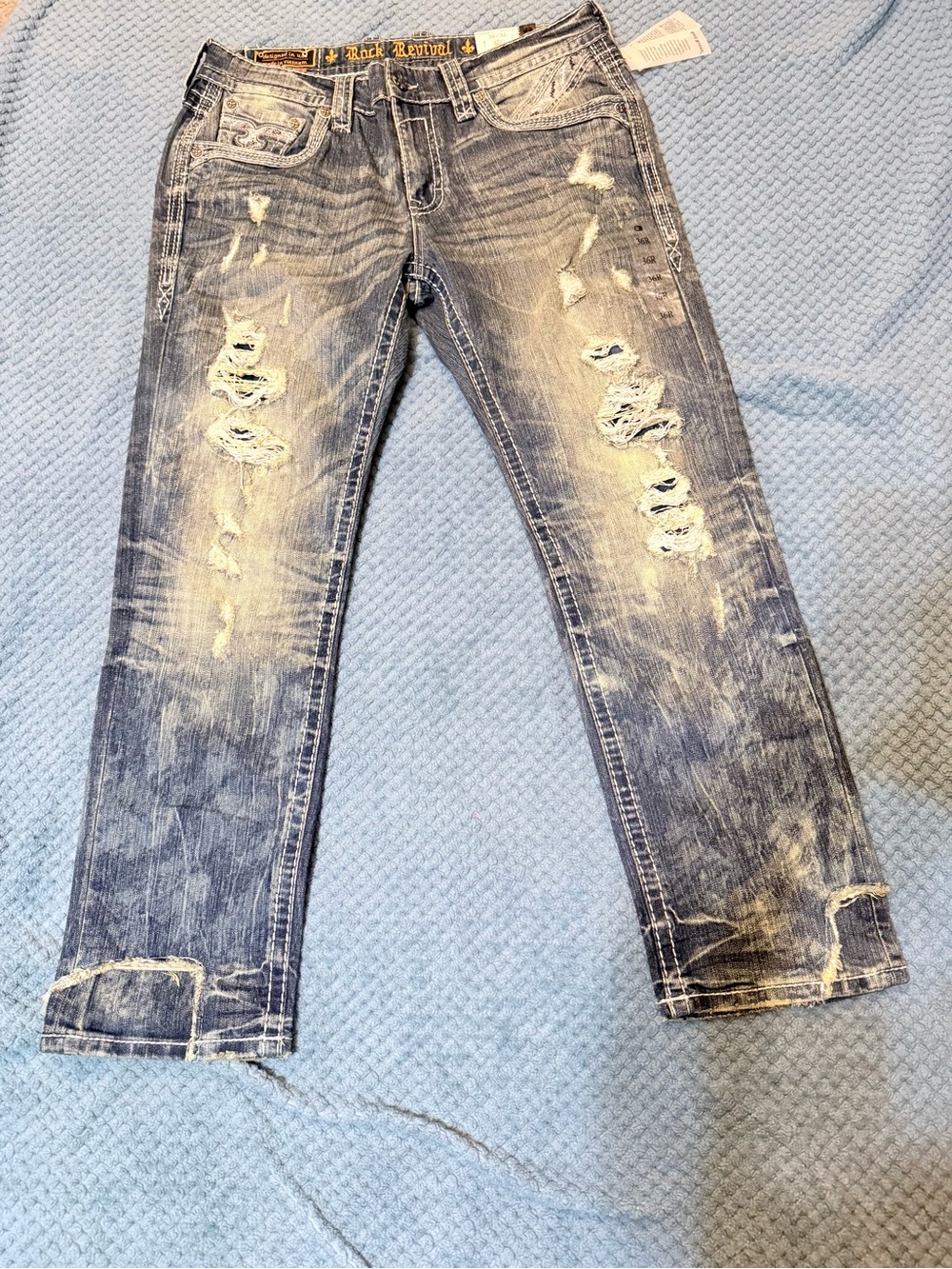 NWT Rock Revival Embroidered Pocket Distressed Jeans in Faded Blue - Picture 6 of 6